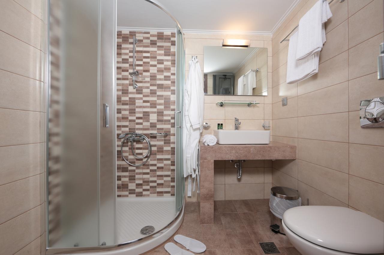 Meni Apartments Athens Exterior photo